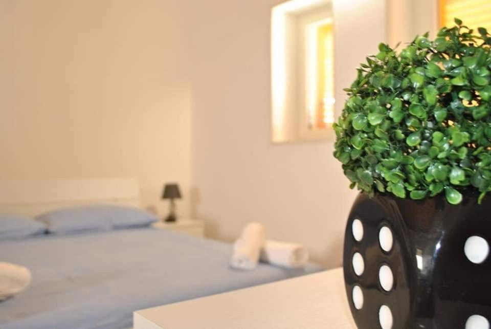 Masseria Capece Bed & Breakfast Uggiano La Chiesa Ngoại thất bức ảnh