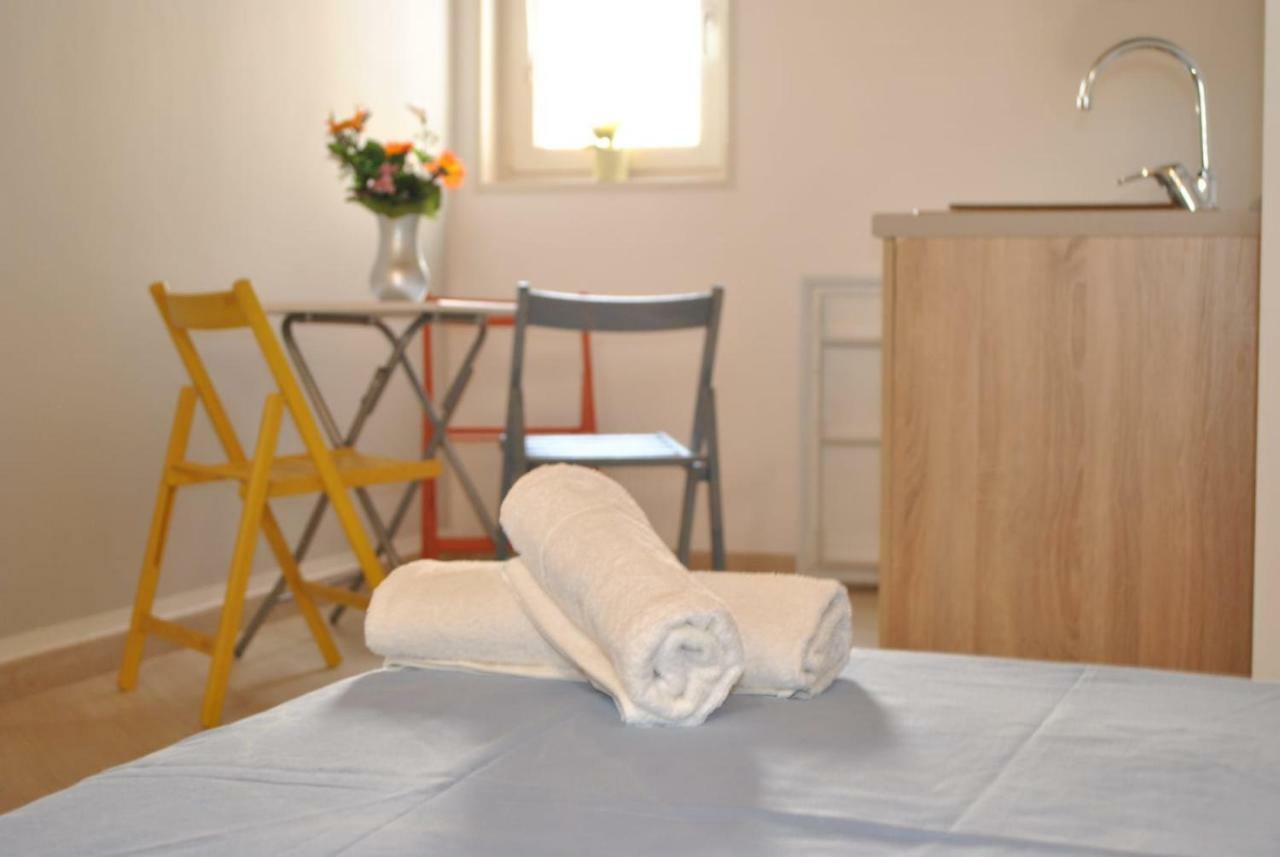 Masseria Capece Bed & Breakfast Uggiano La Chiesa Ngoại thất bức ảnh